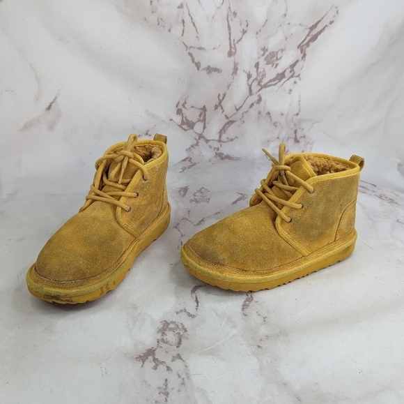 UGG Boots Youth Size 3 Yellow Neumel II Unisex Kid Chukka Lace Up  1017320K - Picture 1 of 12